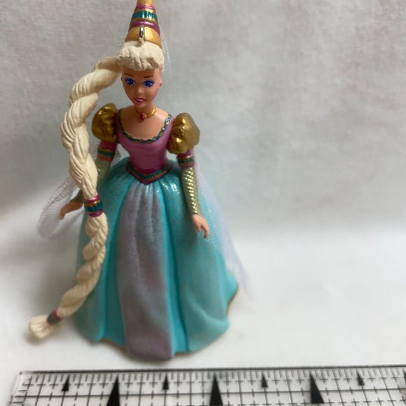 Barbie Hallmark Ornaments - Set of 3. - Picture 6 of 14